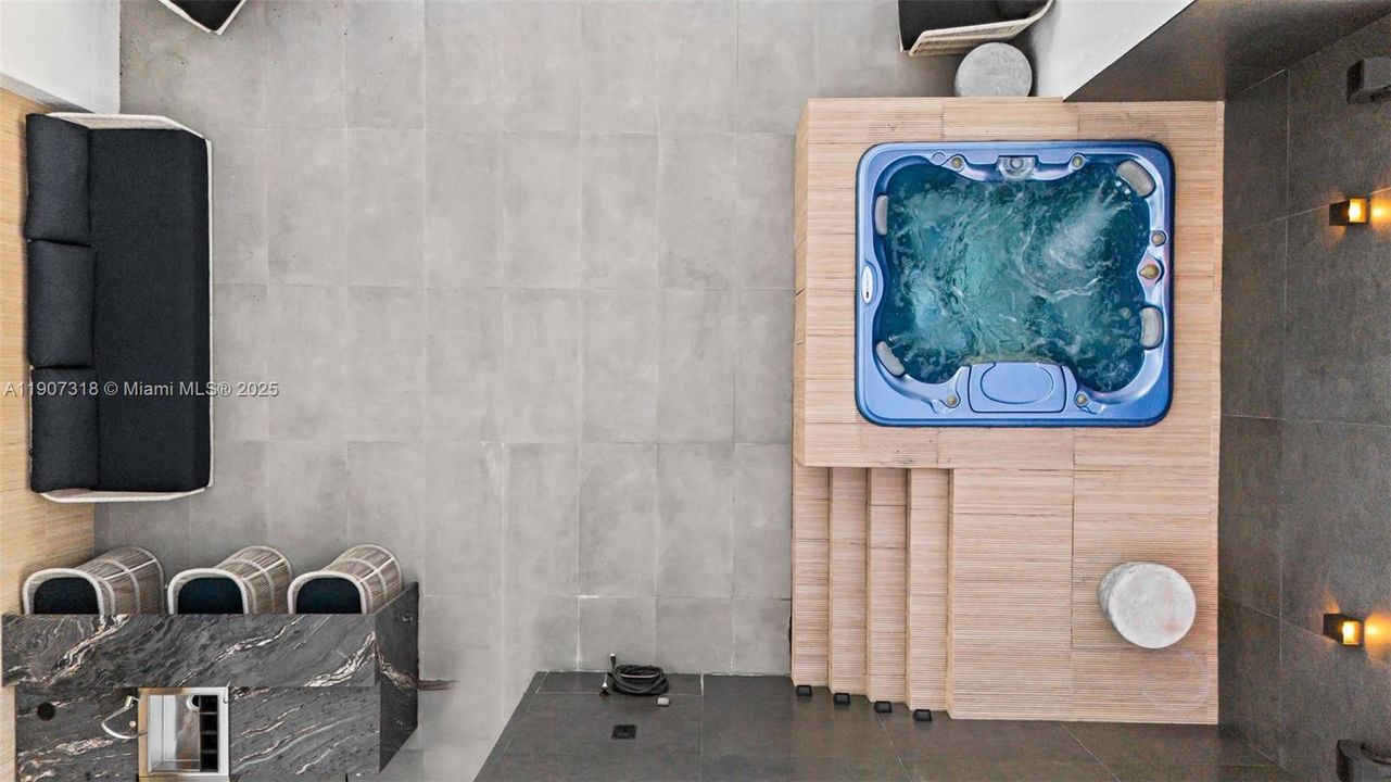 For Sale: $2,995,000 (3 beds, 3 baths, 2246 Square Feet)