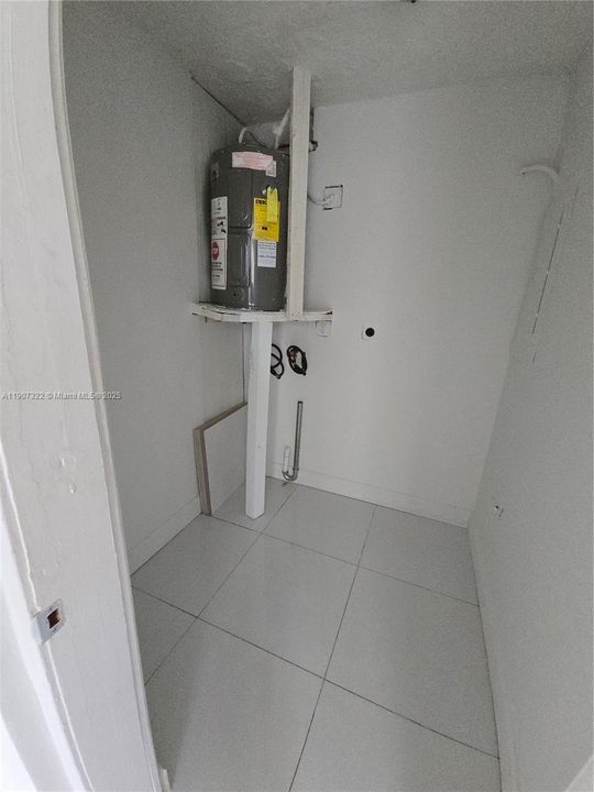 Activo con contrato: $2,200 (3 camas, 2 baños, 1276 Pies cuadrados)