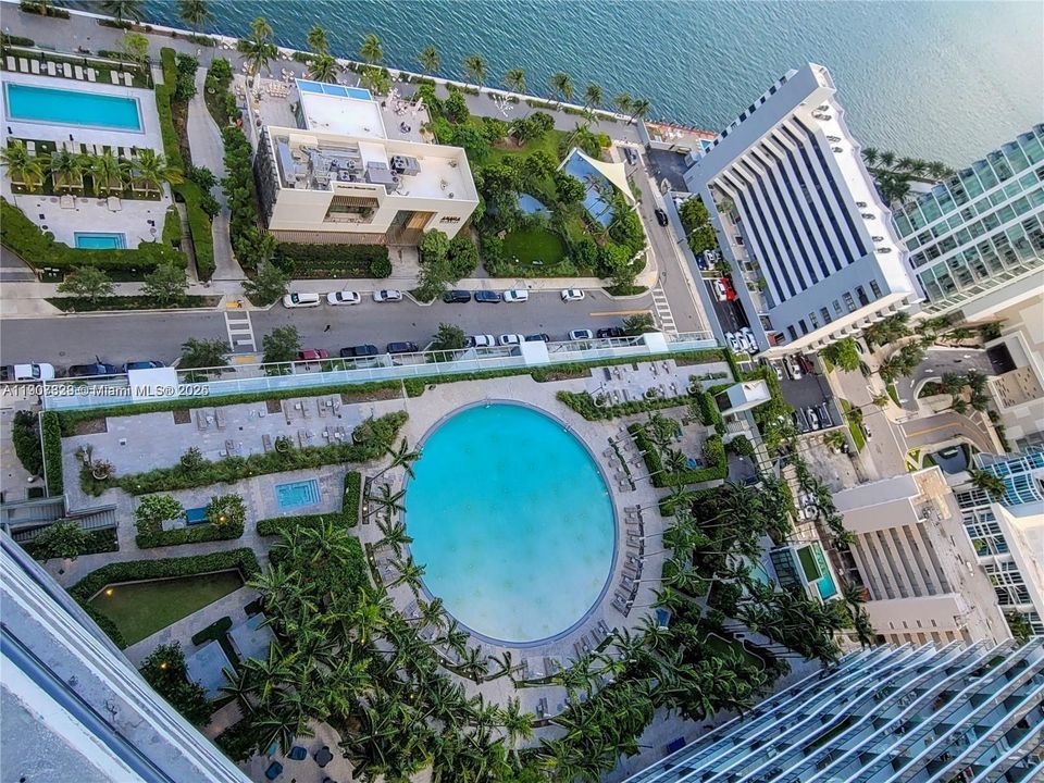 最近租的: $4,400 (1 贝兹, 1 浴室, 706 平方英尺)