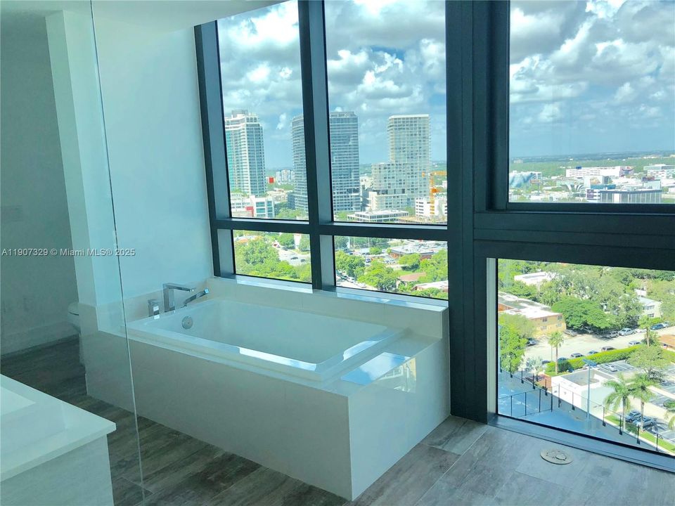 最近租的: $4,400 (1 贝兹, 1 浴室, 706 平方英尺)