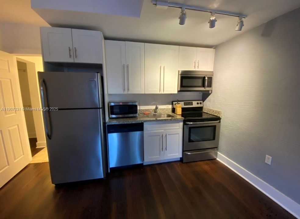 Recently Rented: $1,500 (0 beds, 1 baths, 4080 Square Feet)