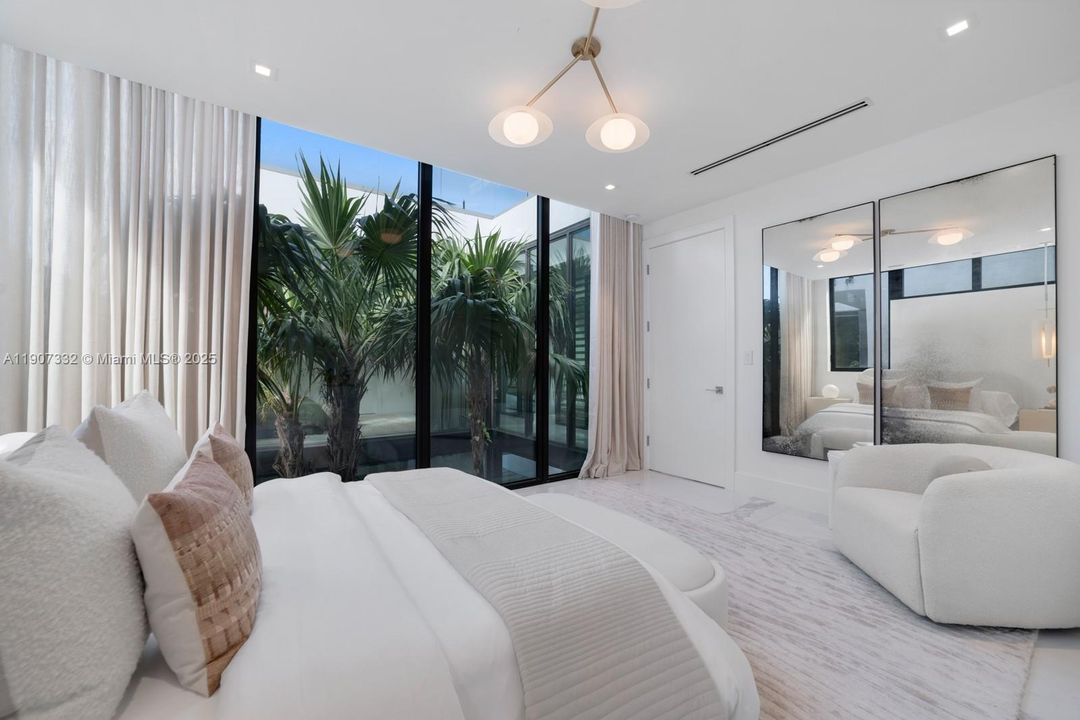 For Sale: $40,000,000 (6 beds, 8 baths, 6350 Square Feet)