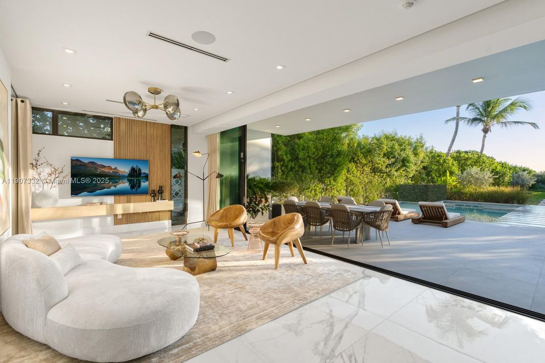 For Sale: $40,000,000 (6 beds, 8 baths, 6350 Square Feet)