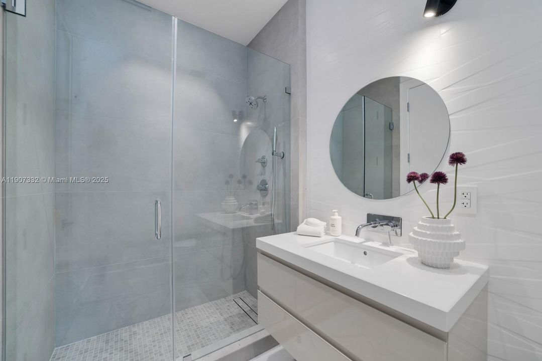 For Sale: $40,000,000 (6 beds, 8 baths, 6350 Square Feet)