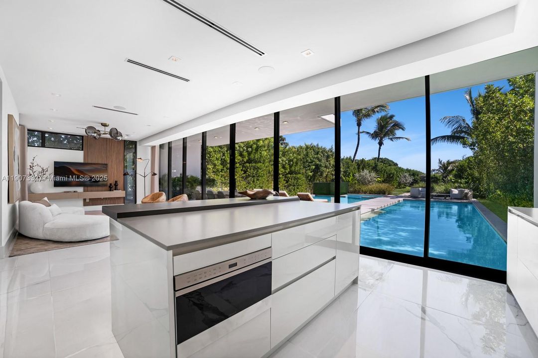 For Sale: $40,000,000 (6 beds, 8 baths, 6350 Square Feet)