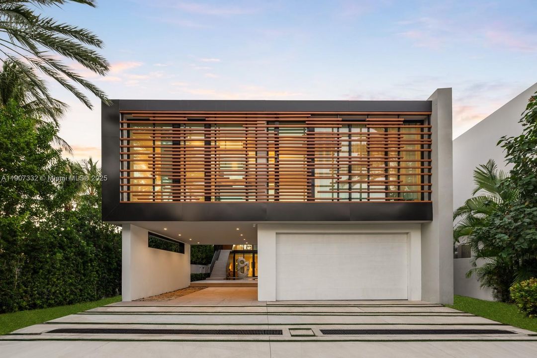 For Sale: $40,000,000 (6 beds, 8 baths, 6350 Square Feet)