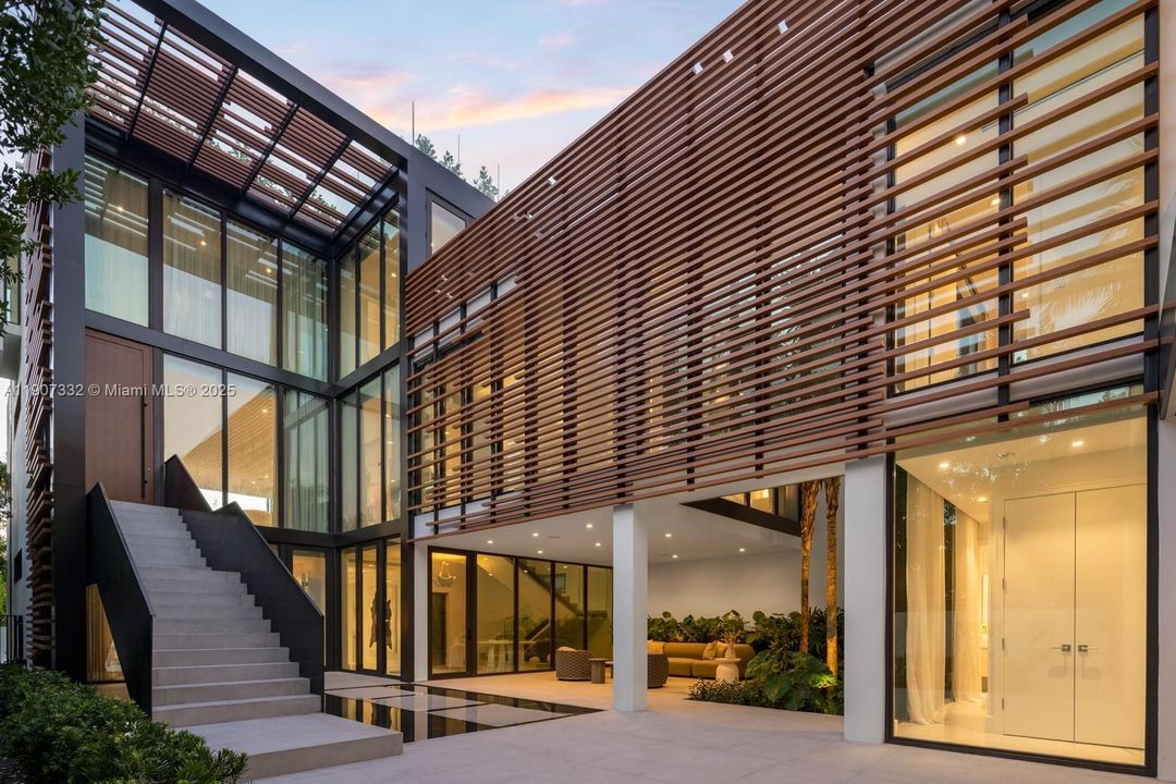 For Sale: $40,000,000 (6 beds, 8 baths, 6350 Square Feet)