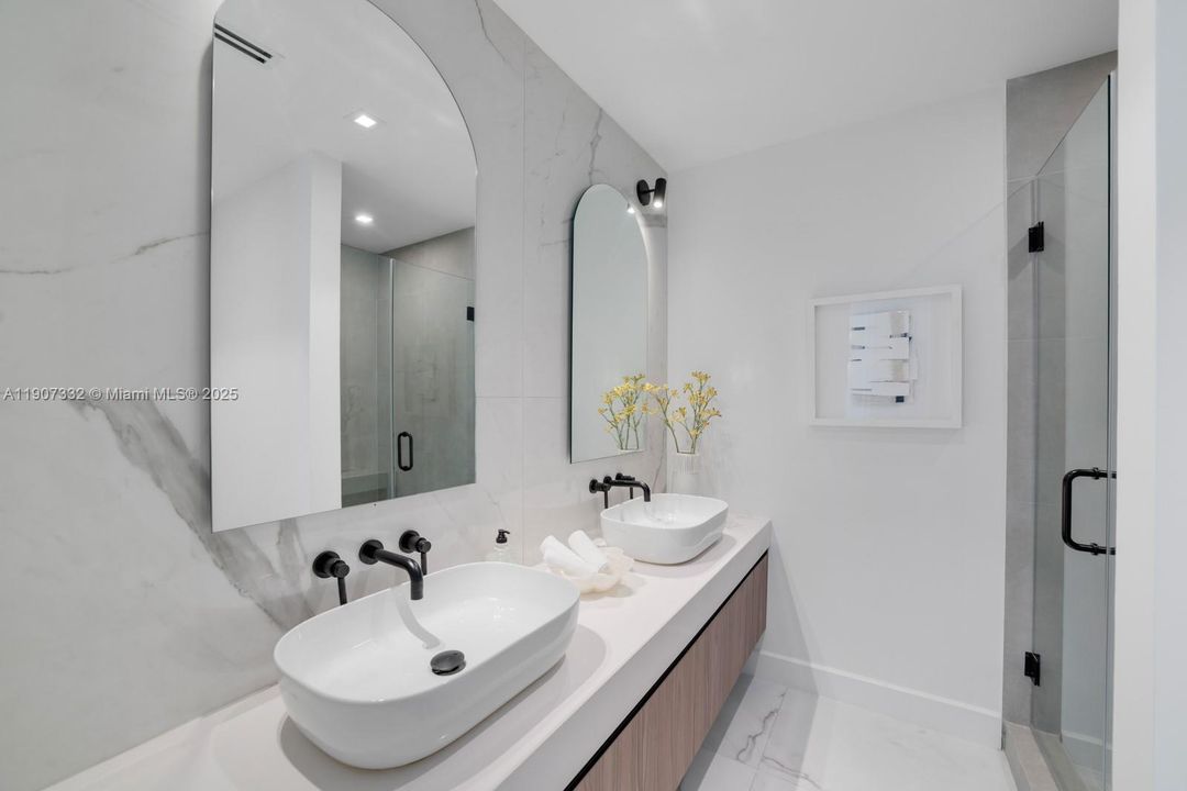 For Sale: $40,000,000 (6 beds, 8 baths, 6350 Square Feet)