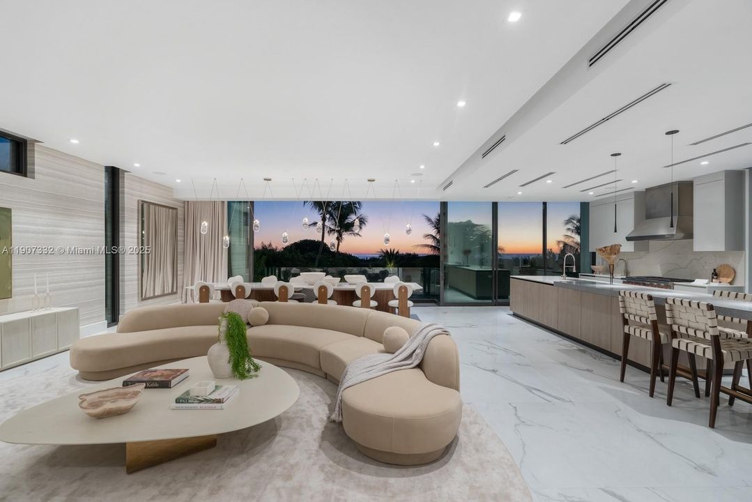 For Sale: $40,000,000 (6 beds, 8 baths, 6350 Square Feet)