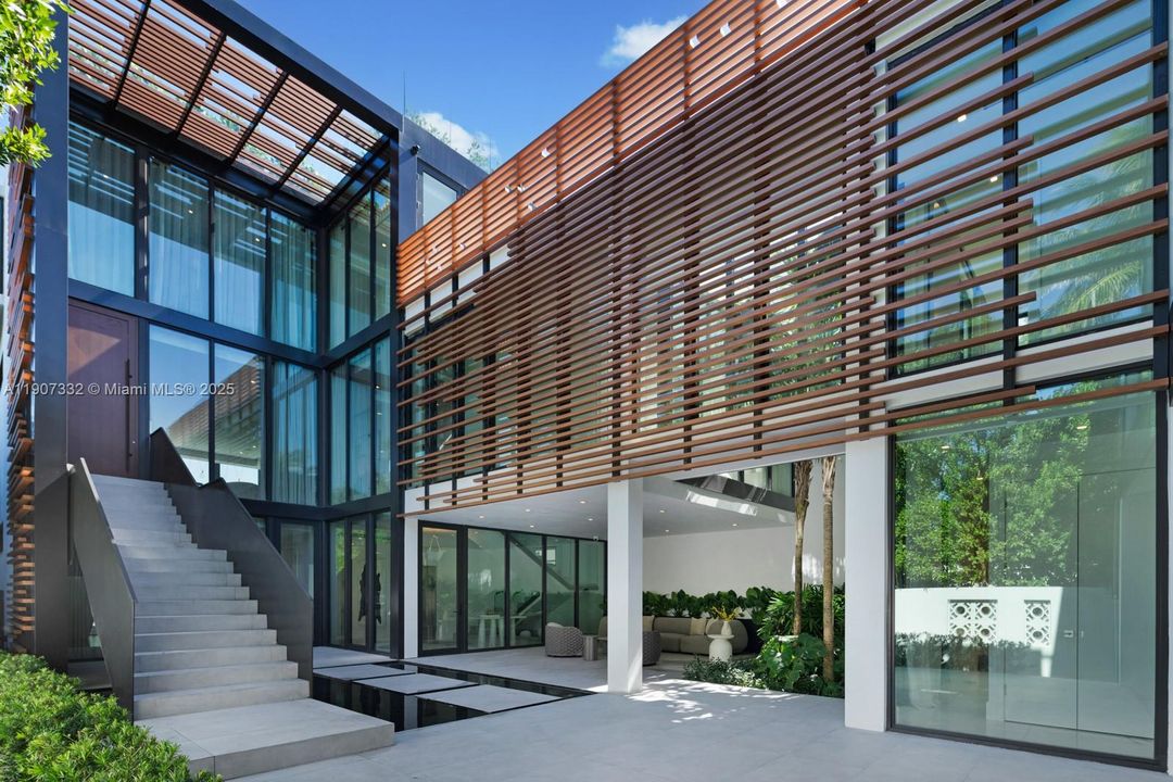 For Sale: $40,000,000 (6 beds, 8 baths, 6350 Square Feet)