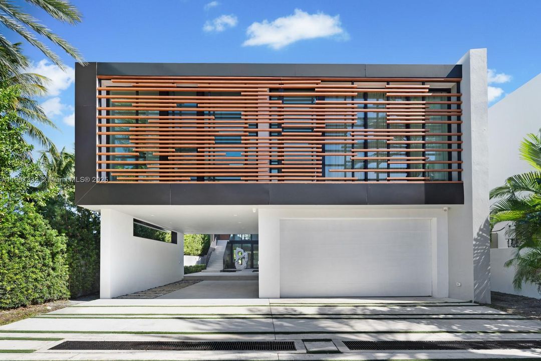 For Sale: $40,000,000 (6 beds, 8 baths, 6350 Square Feet)