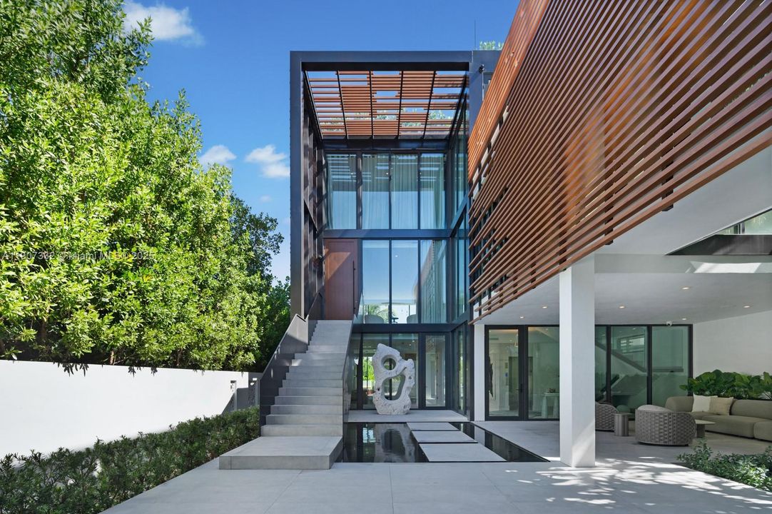 For Sale: $40,000,000 (6 beds, 8 baths, 6350 Square Feet)