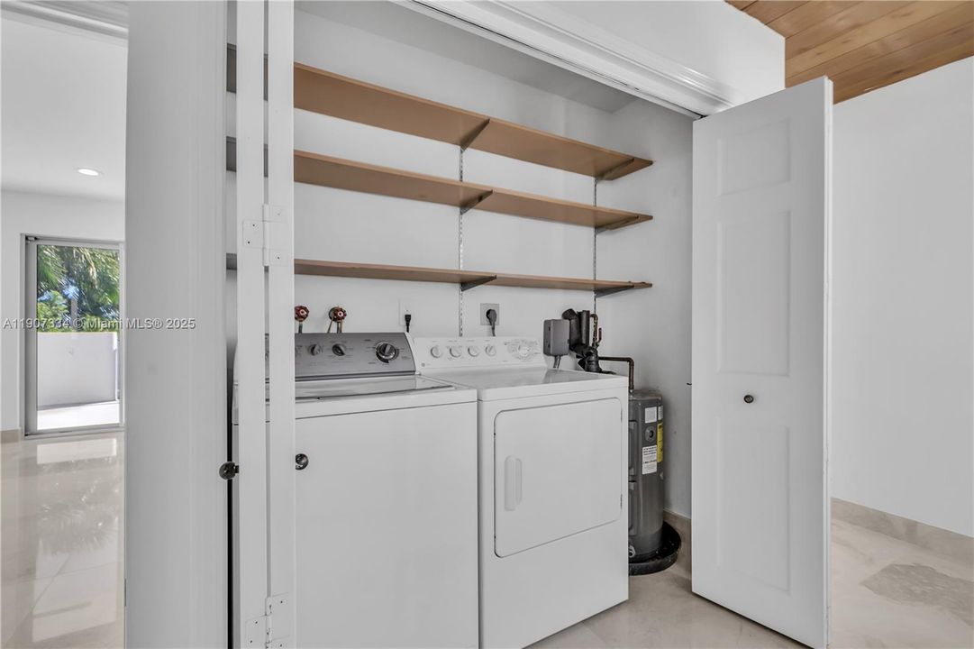 En Renta: $23,000 (5 camas, 3 baños, 3705 Pies cuadrados)