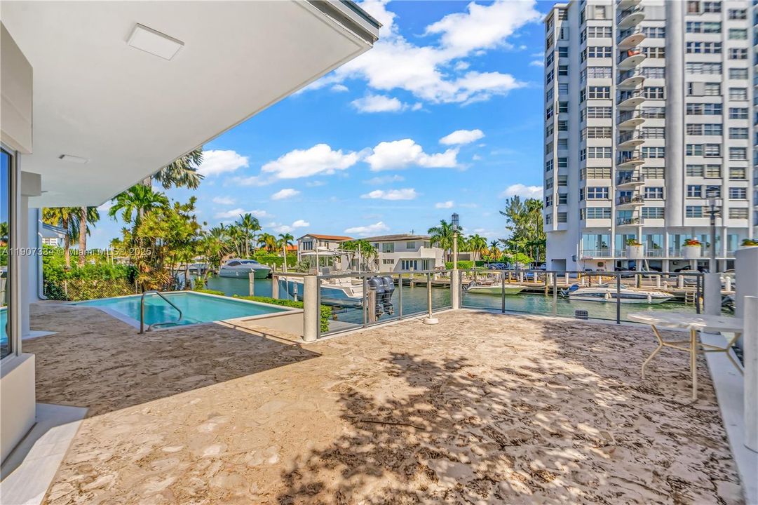 En Renta: $23,000 (5 camas, 3 baños, 3705 Pies cuadrados)