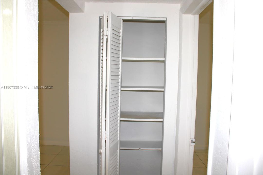 For Rent: $1,900 (2 beds, 1 baths, 765 Square Feet)