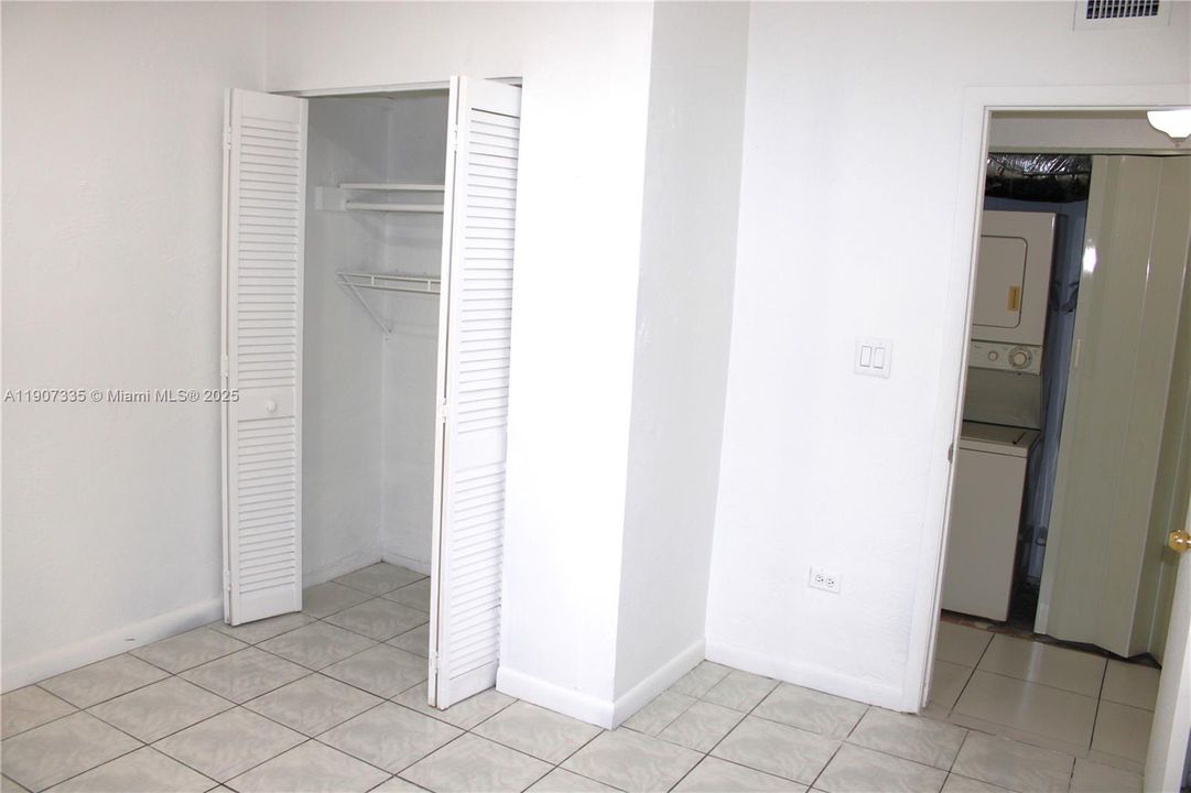 For Rent: $1,900 (2 beds, 1 baths, 765 Square Feet)