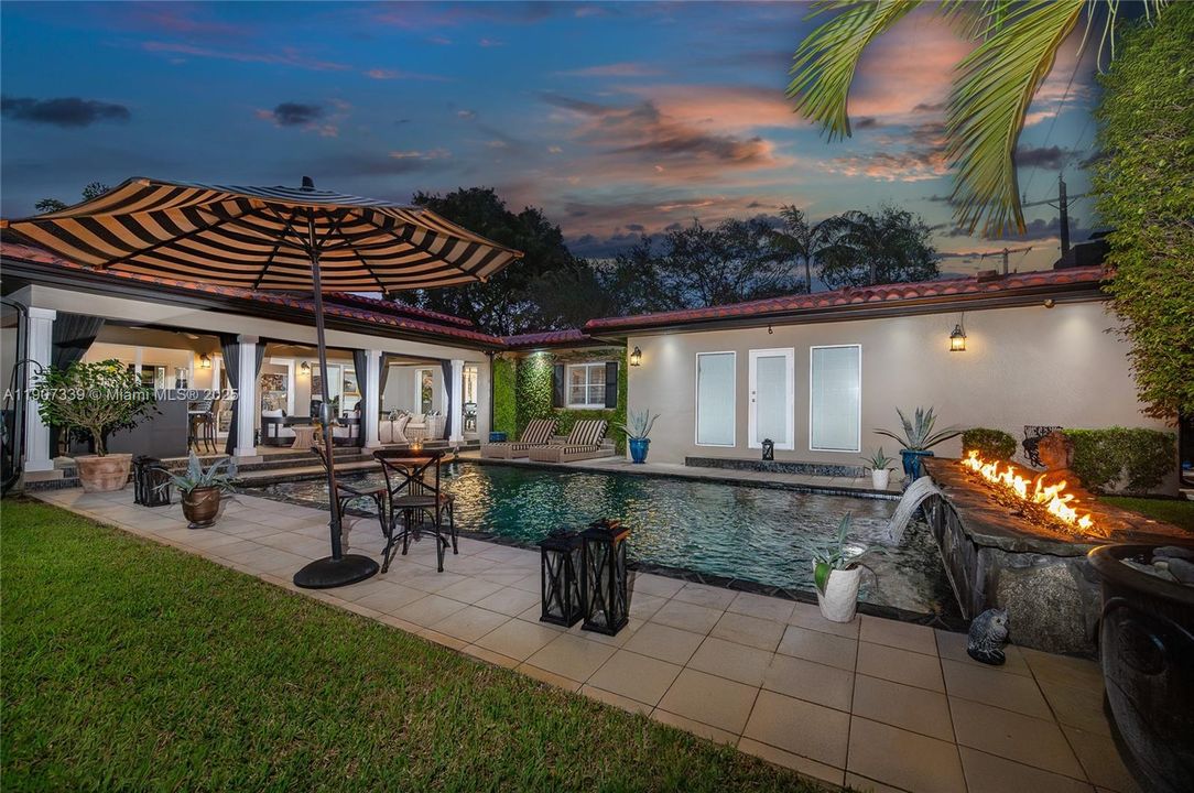 待售: $3,995,000 (4 贝兹, 5 浴室, 3609 平方英尺)