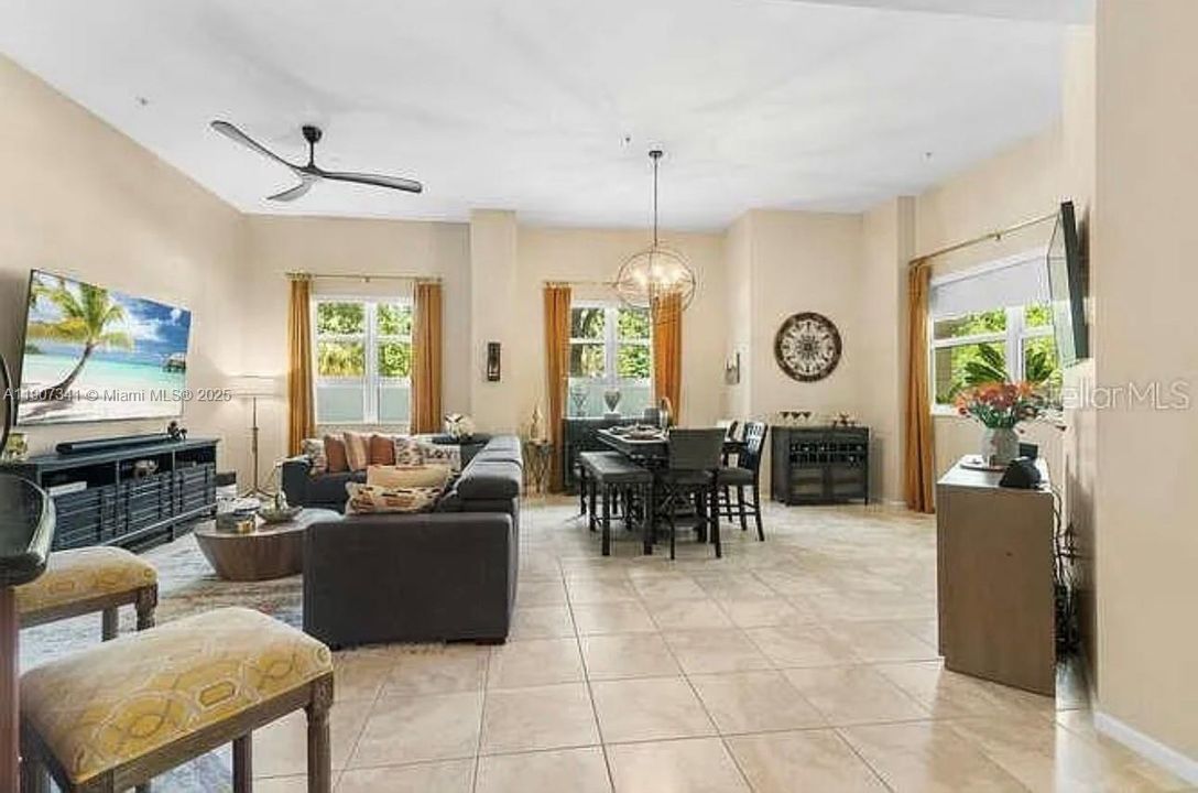 На продажу: $650,000 (2 спален, 2 ванн, 1374 Квадратных фут)