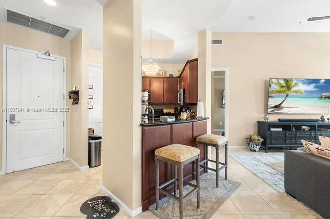 На продажу: $650,000 (2 спален, 2 ванн, 1374 Квадратных фут)