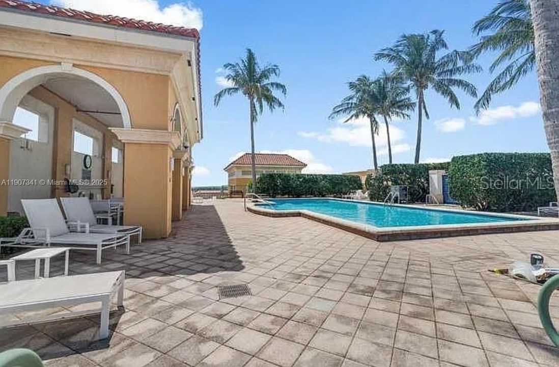 На продажу: $650,000 (2 спален, 2 ванн, 1374 Квадратных фут)