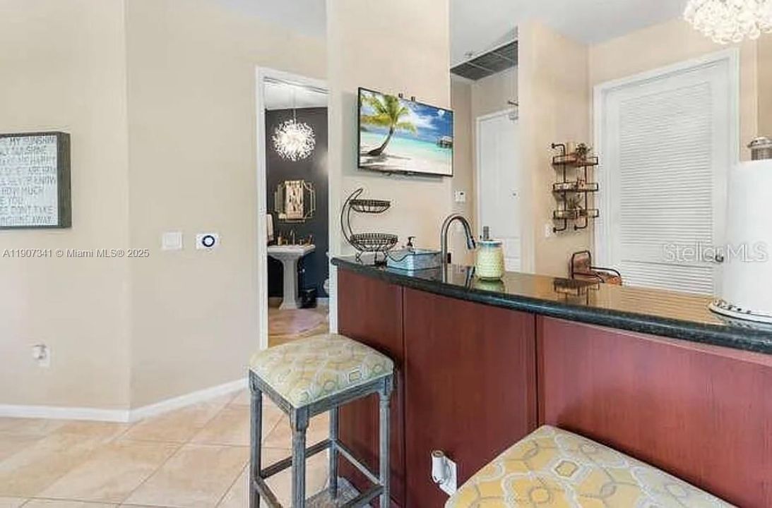 На продажу: $650,000 (2 спален, 2 ванн, 1374 Квадратных фут)