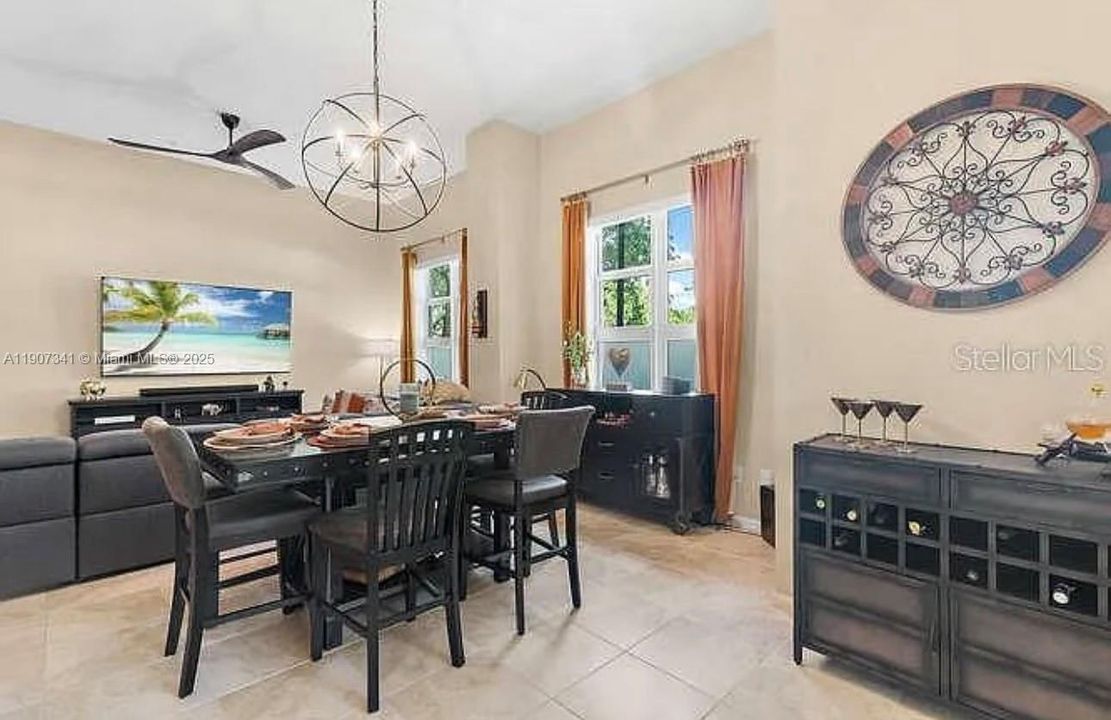 На продажу: $650,000 (2 спален, 2 ванн, 1374 Квадратных фут)