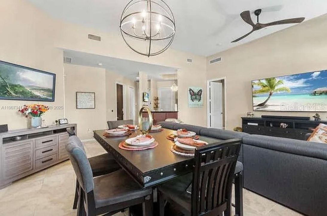 На продажу: $650,000 (2 спален, 2 ванн, 1374 Квадратных фут)