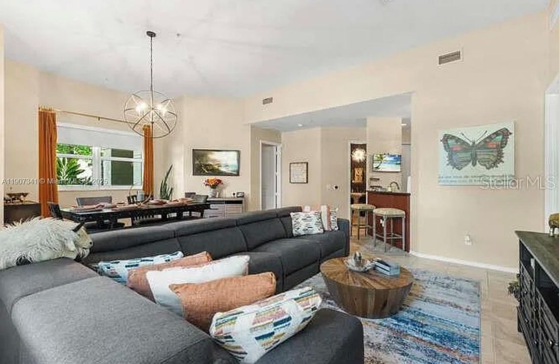 На продажу: $650,000 (2 спален, 2 ванн, 1374 Квадратных фут)