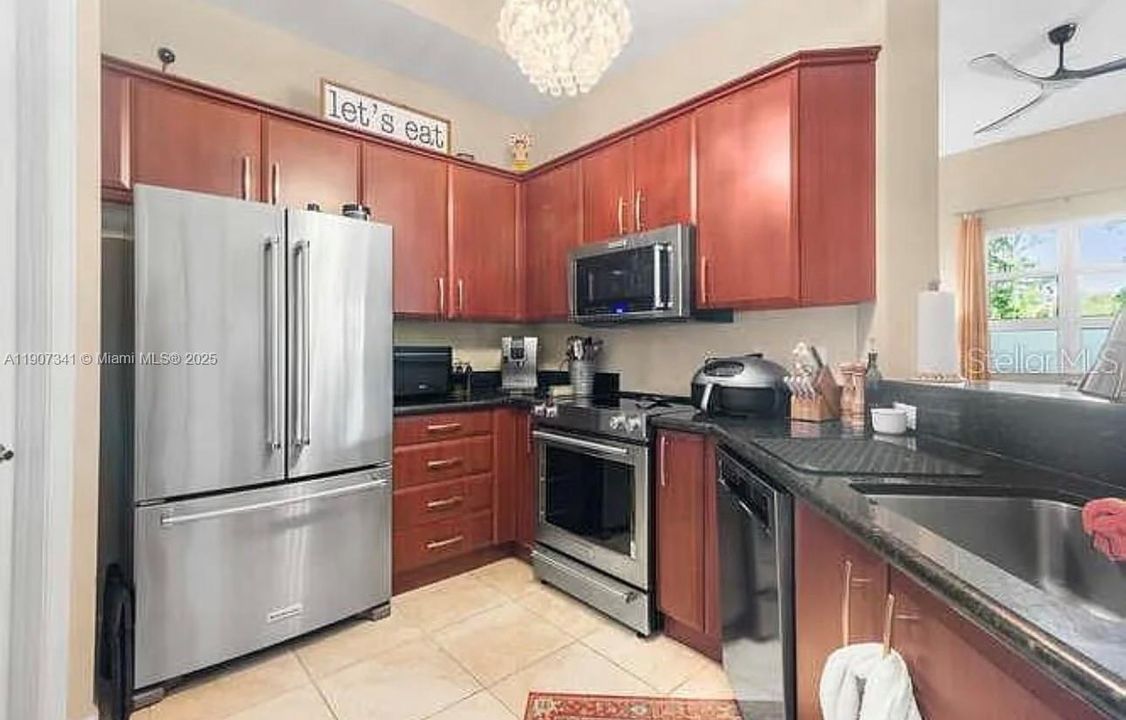 На продажу: $650,000 (2 спален, 2 ванн, 1374 Квадратных фут)