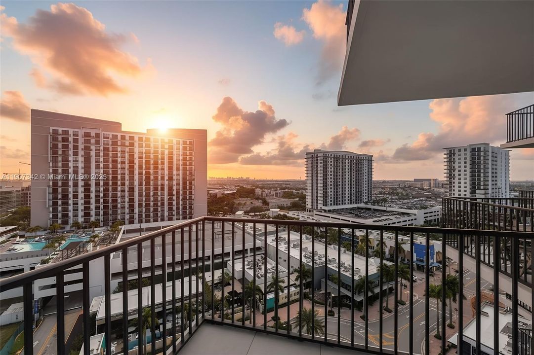 Active With Contract: $362,500 (1 beds, 1 baths, 698 Square Feet)