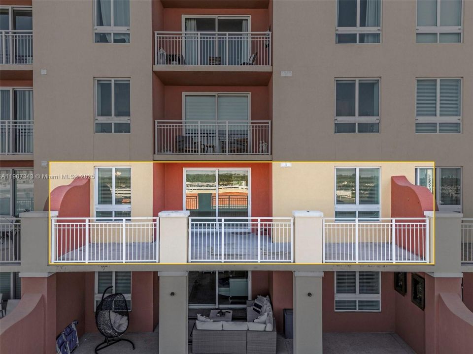 Active With Contract: $3,300 (2 beds, 2 baths, 1286 Square Feet)