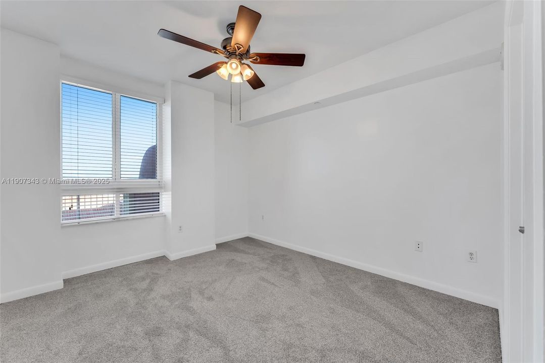 Active With Contract: $3,300 (2 beds, 2 baths, 1286 Square Feet)