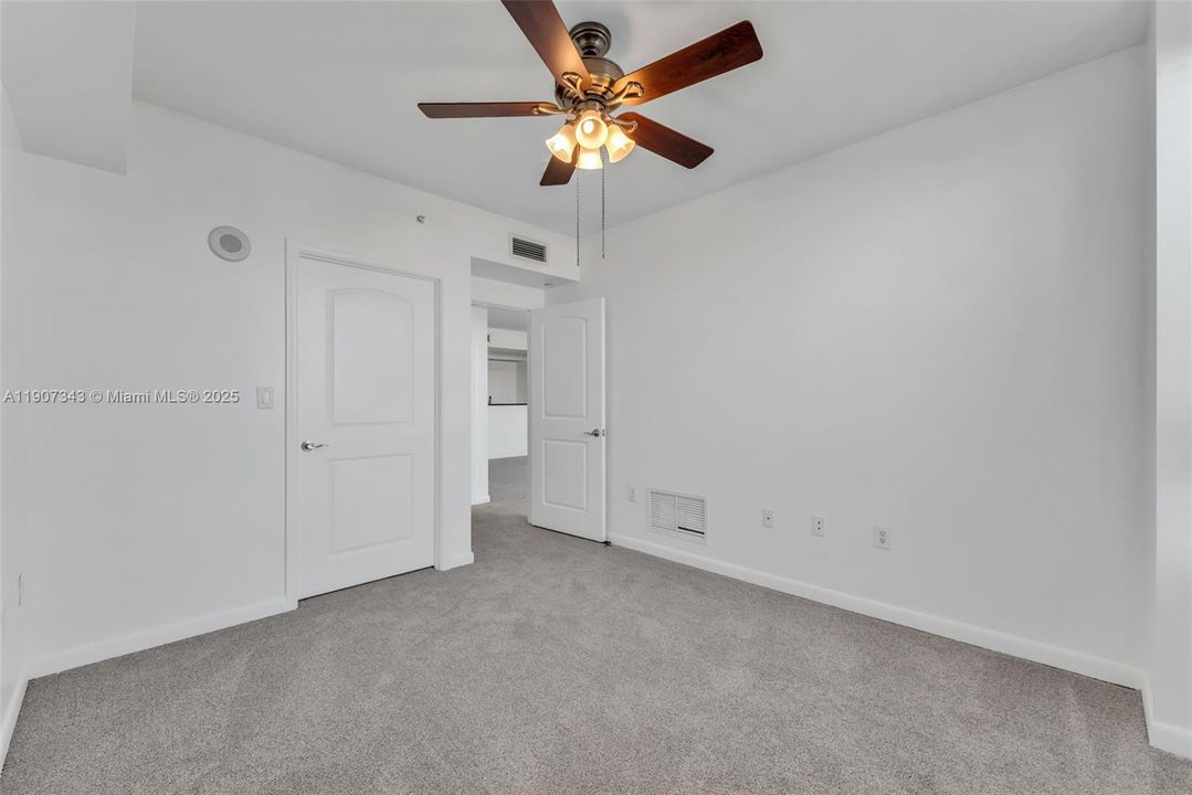 Active With Contract: $3,300 (2 beds, 2 baths, 1286 Square Feet)