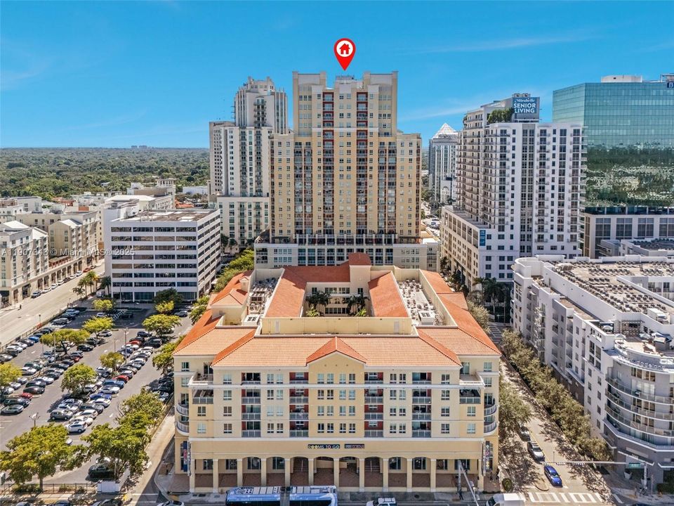 Active With Contract: $3,300 (2 beds, 2 baths, 1286 Square Feet)