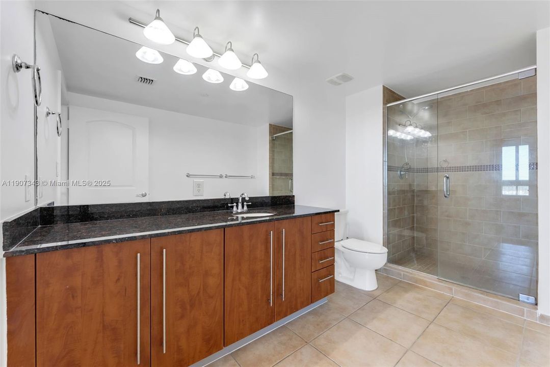 Active With Contract: $3,300 (2 beds, 2 baths, 1286 Square Feet)