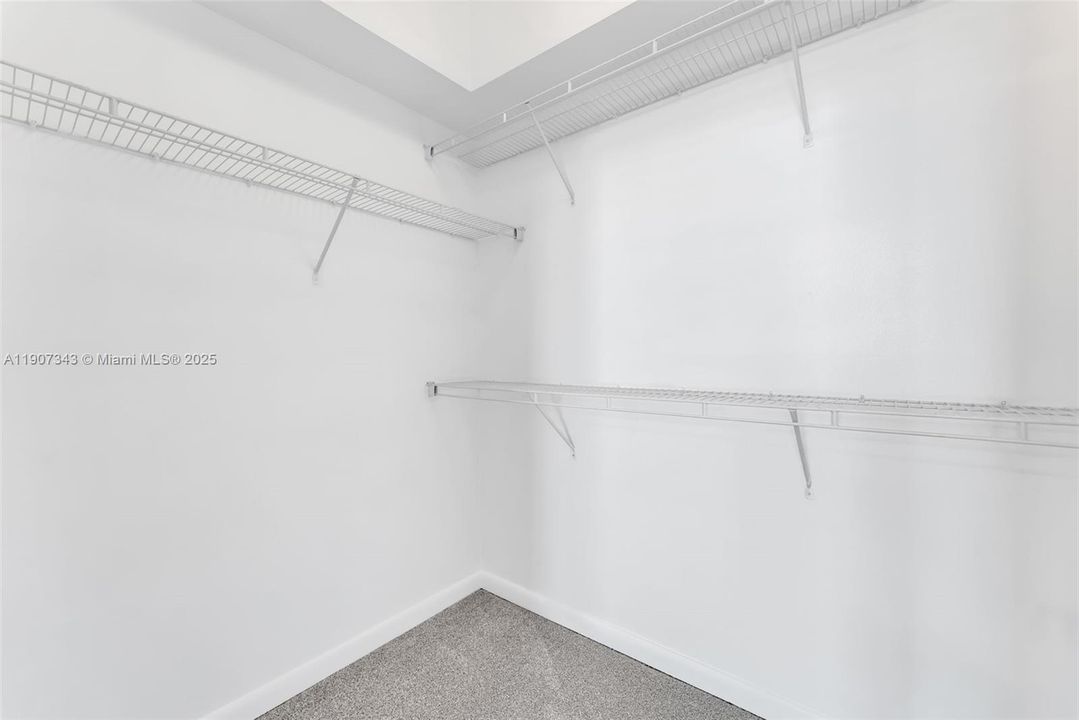 Active With Contract: $3,300 (2 beds, 2 baths, 1286 Square Feet)