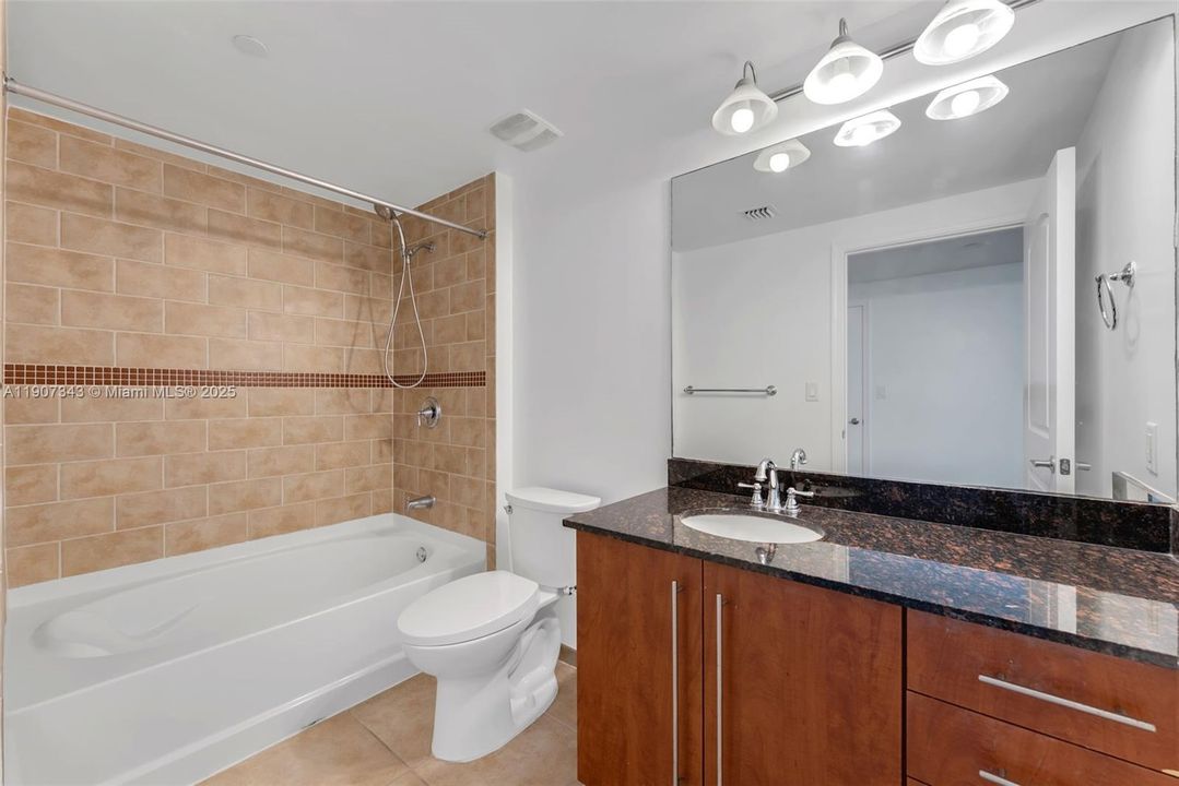 Active With Contract: $3,300 (2 beds, 2 baths, 1286 Square Feet)
