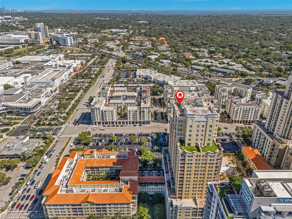 Active With Contract: $3,300 (2 beds, 2 baths, 1286 Square Feet)