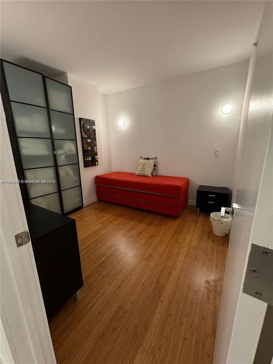 Recently Rented: $4,250 (3 beds, 3 baths, 1544 Square Feet)