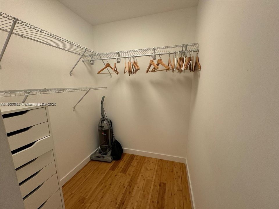 Recently Rented: $4,250 (3 beds, 3 baths, 1544 Square Feet)