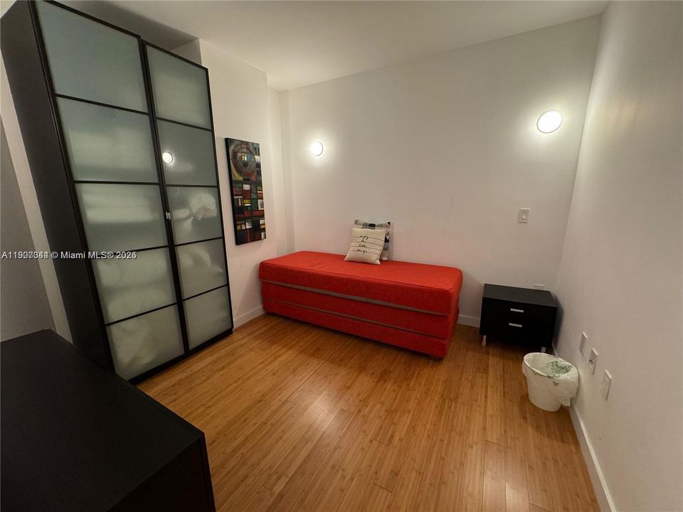 Recently Rented: $4,250 (3 beds, 3 baths, 1544 Square Feet)