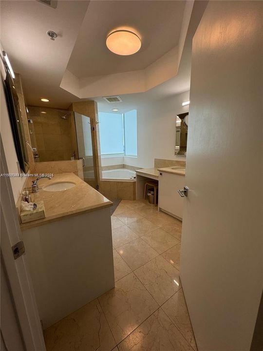 Recently Rented: $4,250 (3 beds, 3 baths, 1544 Square Feet)