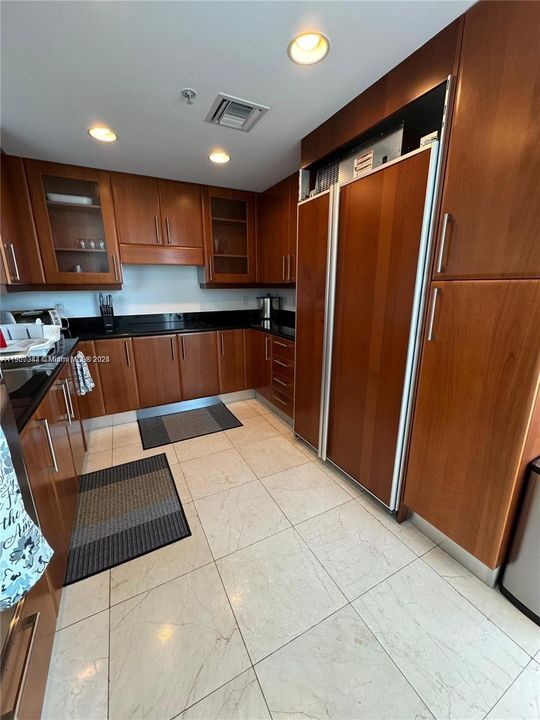 Recently Rented: $4,250 (3 beds, 3 baths, 1544 Square Feet)