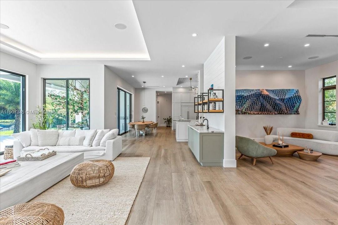 待售: $5,500,000 (6 贝兹, 7 浴室, 5848 平方英尺)