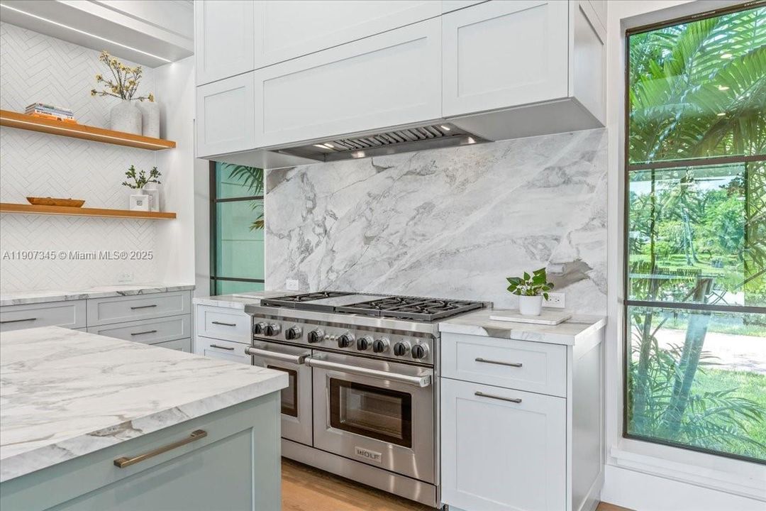 待售: $5,500,000 (6 贝兹, 7 浴室, 5848 平方英尺)