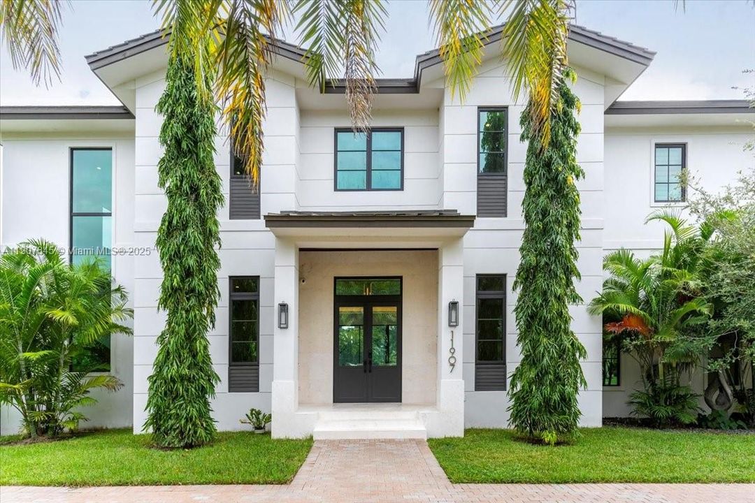 待售: $5,500,000 (6 贝兹, 7 浴室, 5848 平方英尺)