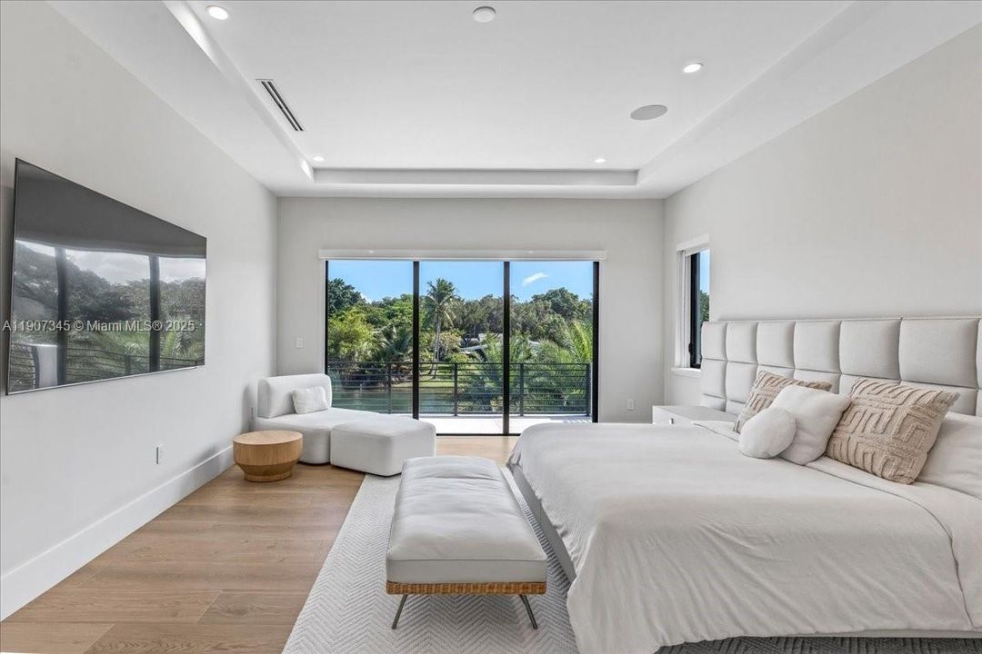 待售: $5,500,000 (6 贝兹, 7 浴室, 5848 平方英尺)