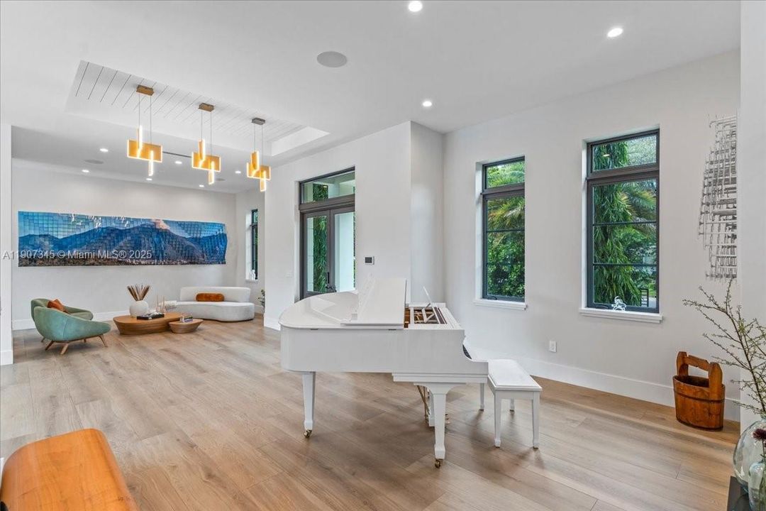 待售: $5,500,000 (6 贝兹, 7 浴室, 5848 平方英尺)