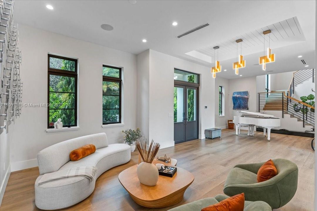 待售: $5,500,000 (6 贝兹, 7 浴室, 5848 平方英尺)