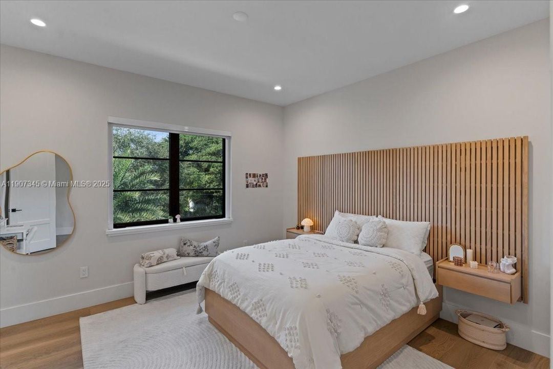 待售: $5,500,000 (6 贝兹, 7 浴室, 5848 平方英尺)